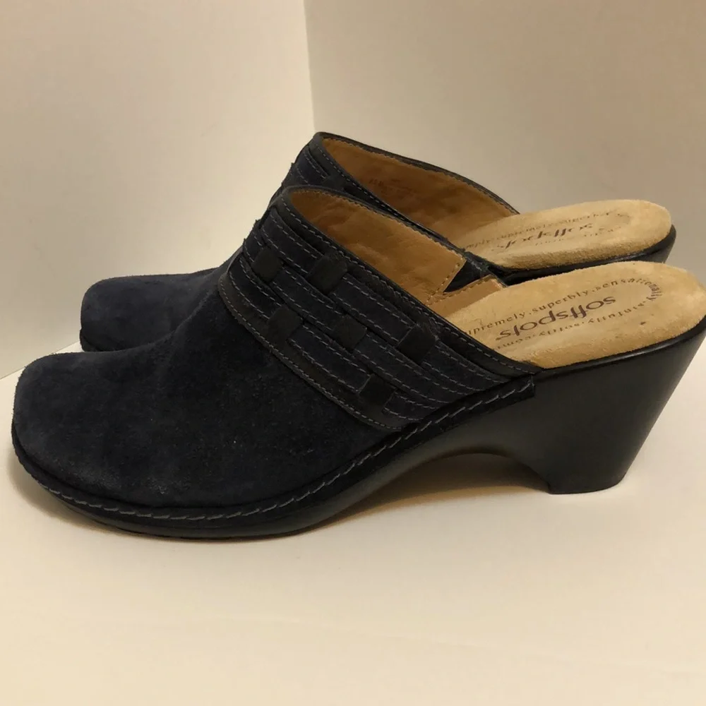 Blue soft spots size 9.5 M